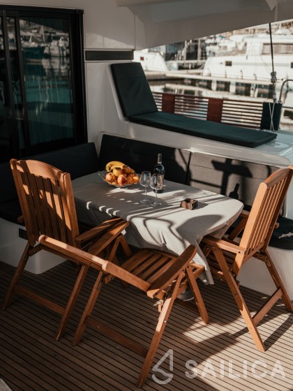 Lagoon 42 - Yacht Charter Sailica