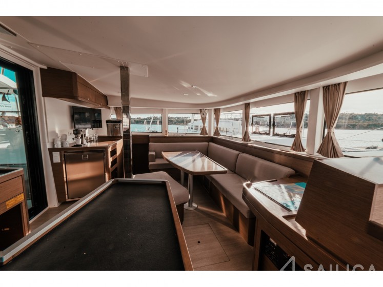 Lagoon 42 - Yacht Charter Sailica