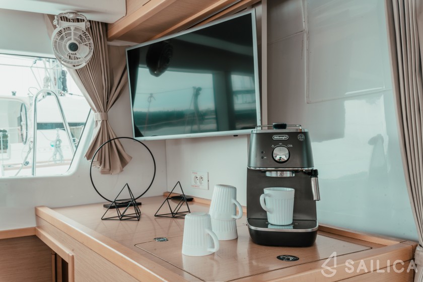 Lagoon 39 - Yacht Charter Sailica