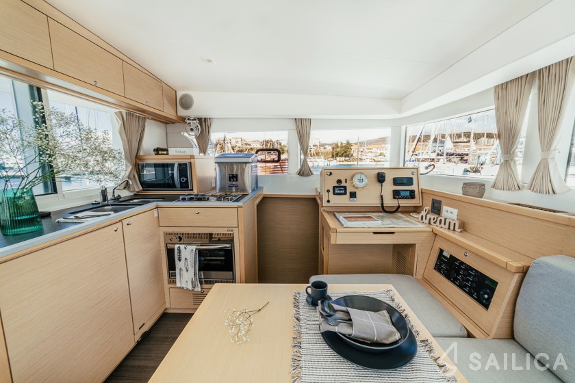 Lagoon 39 - Yacht Charter Sailica