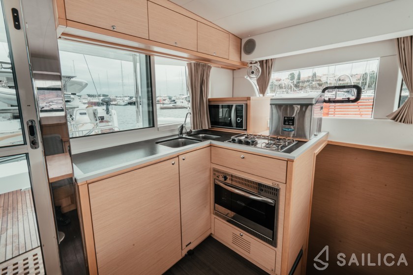 Lagoon 39 - Yacht Charter Sailica