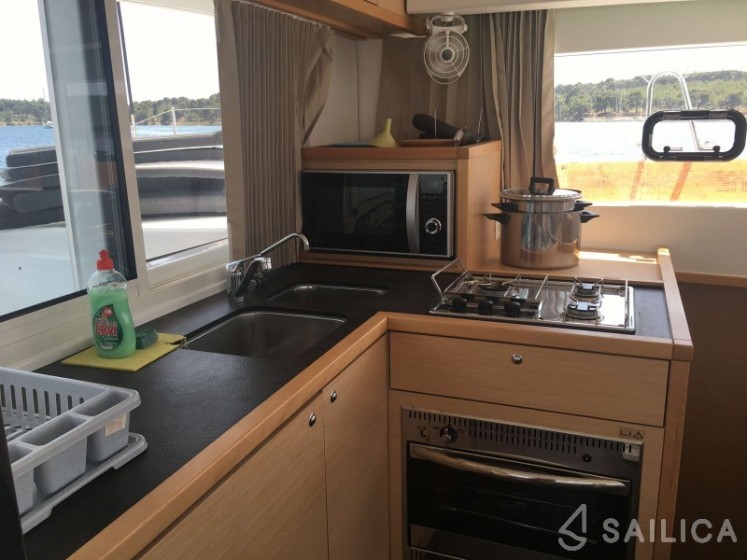Lagoon 39 - Yacht Charter Sailica