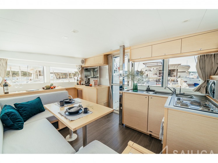 Lagoon 39 - Yacht Charter Sailica