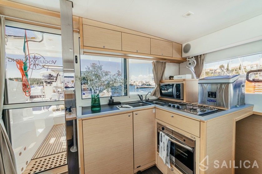 Lagoon 39 - Yacht Charter Sailica