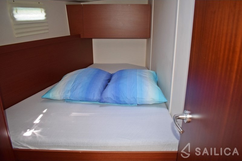 Hanse 505 - 5 + 1 cab. - Yacht Charter Sailica