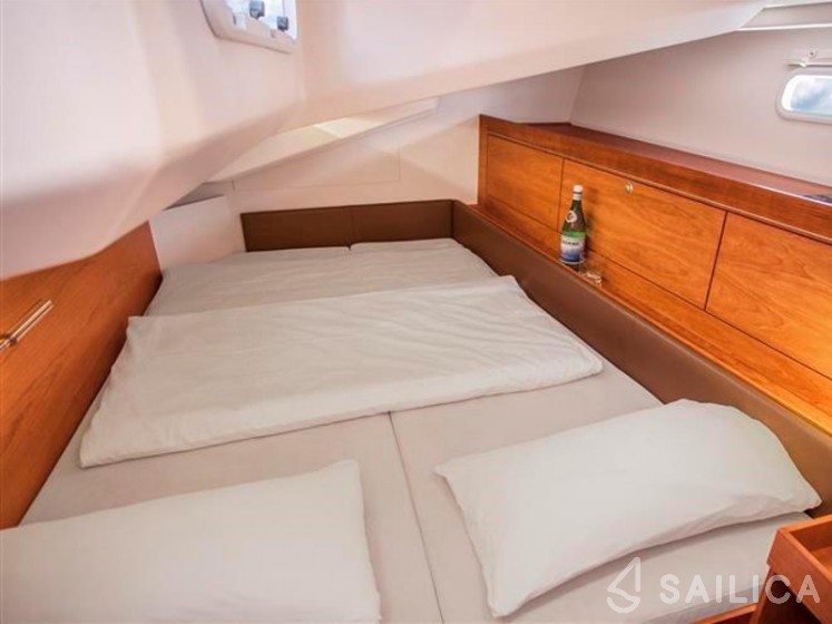 Hanse 505 - 5 + 1 cab. - Yacht Charter Sailica