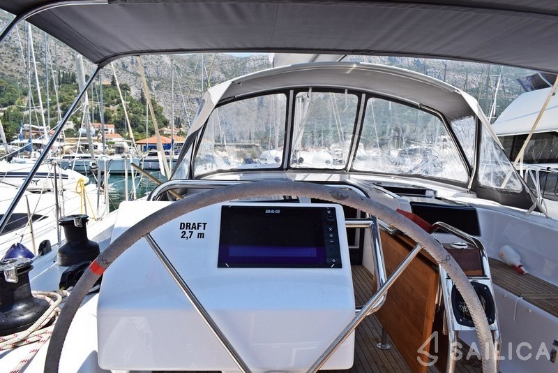 Hanse 505 - 5 + 1 cab. - Yacht Charter Sailica
