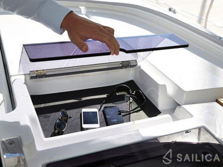 Hanse 505 - 5 + 1 cab. - Yacht Charter Sailica