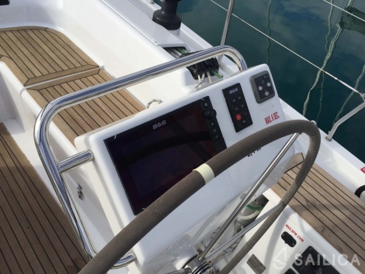 Hanse 455 - Yacht Charter Sailica
