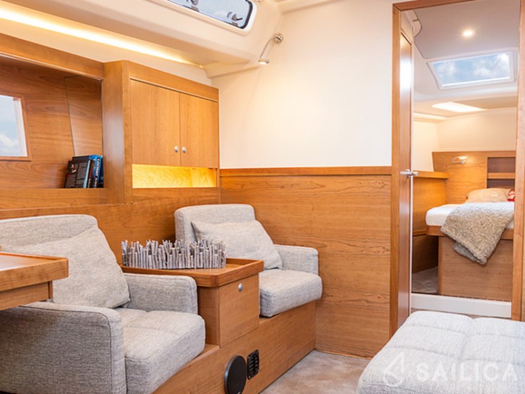 Hanse 455 - Yacht Charter Sailica