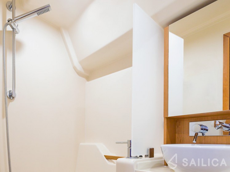 Hanse 455 - Yacht Charter Sailica