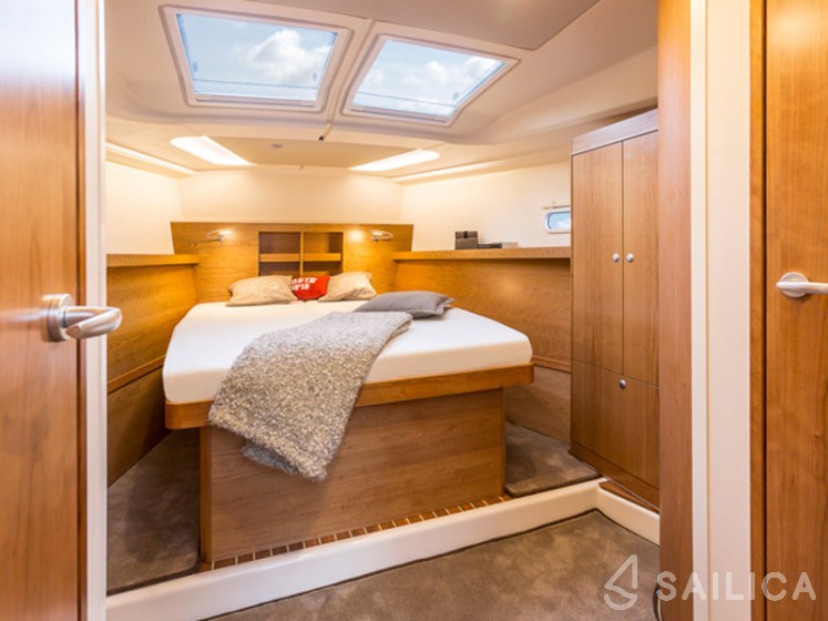 Hanse 455 - Yacht Charter Sailica