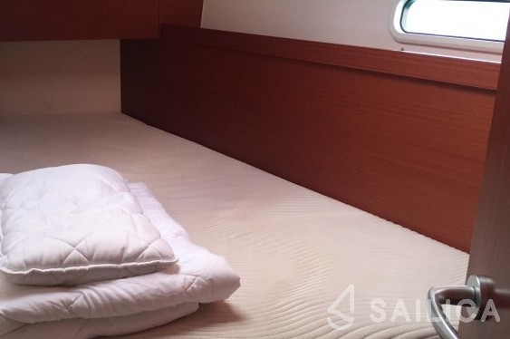 Hanse 455 - Yacht Charter Sailica