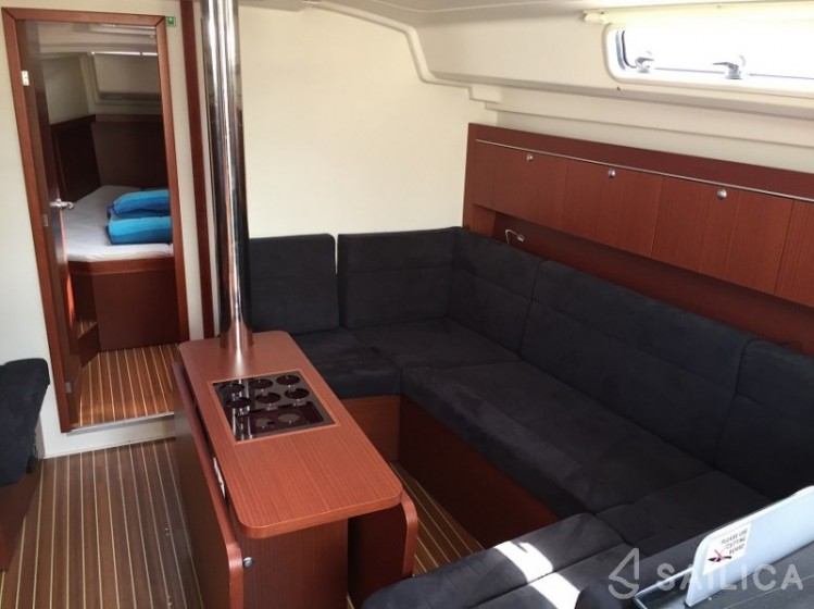 Hanse 415 - Yacht Charter Sailica