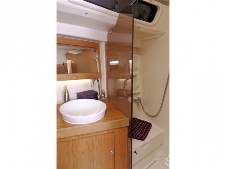 Hanse 415 - Yacht Charter Sailica