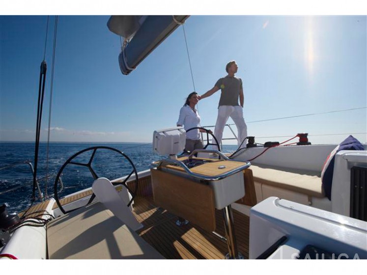 Hanse 415 - Yacht Charter Sailica