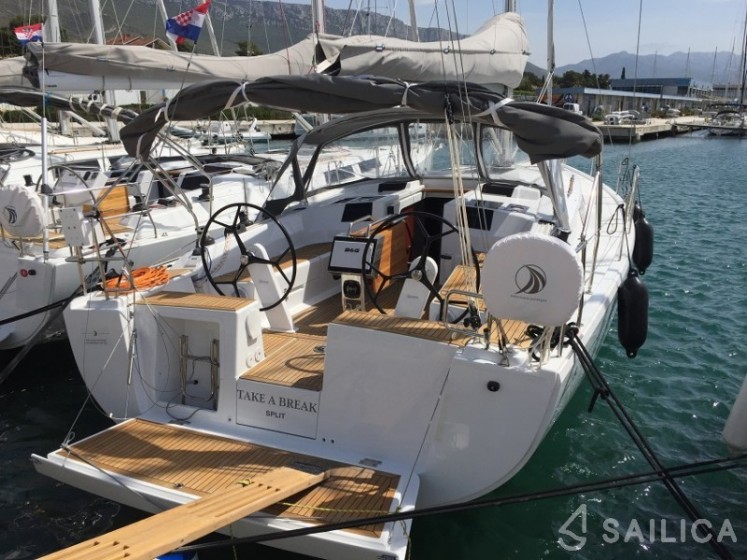 Hanse 415 - Yacht Charter Sailica