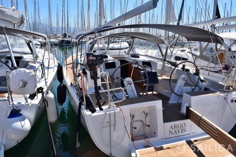 Hanse 415 - Yacht Charter Sailica