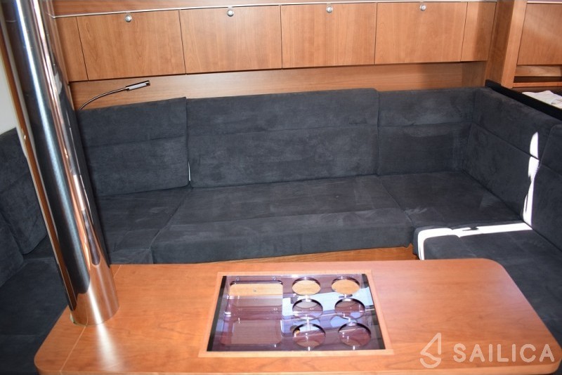 Hanse 415 - Yacht Charter Sailica