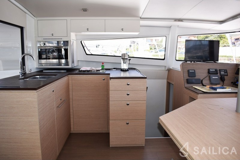 Bali 4.5 - Yacht Charter Sailica