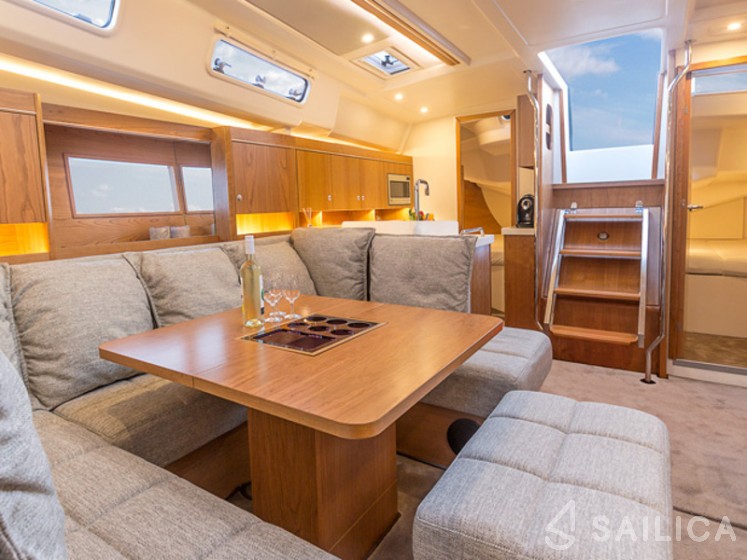 Hanse 455 - Yacht Charter Sailica