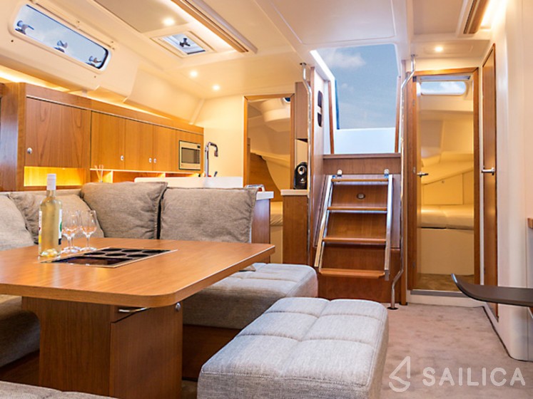Hanse 455 - Yacht Charter Sailica