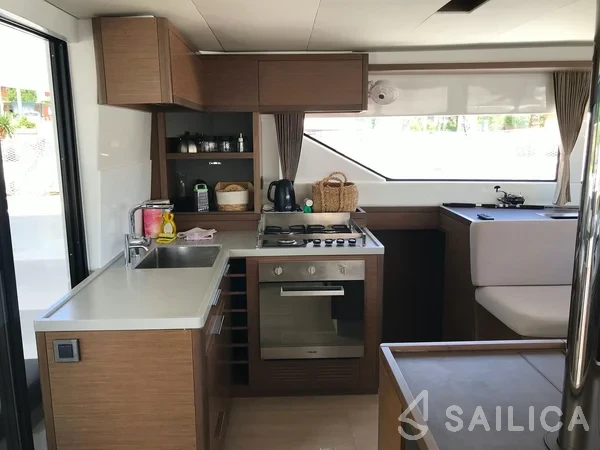 Lagoon 50 - Yacht Charter Sailica