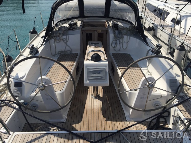 Bavaria 37 Cruiser - Yacht Charter Sailica