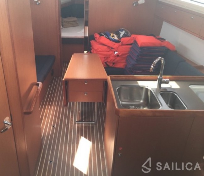 Bavaria 37 Cruiser - Yacht Charter Sailica