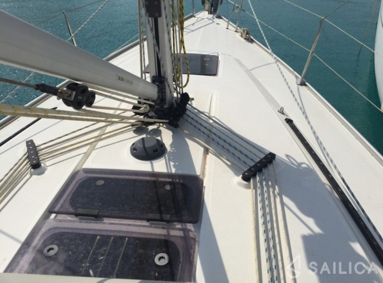 Bavaria 37 Cruiser - Yacht Charter Sailica