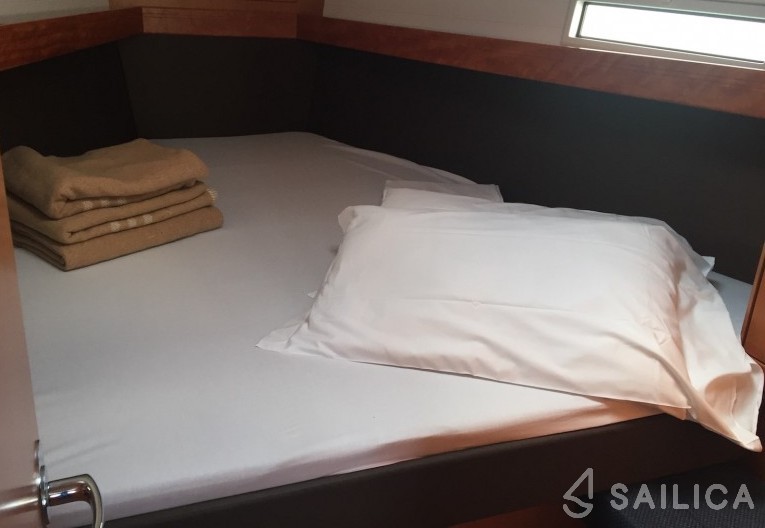Bavaria 37 Cruiser - Yacht Charter Sailica