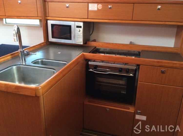 Bavaria 37 Cruiser - Yacht Charter Sailica
