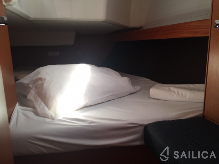 Bavaria 37 Cruiser - Yacht Charter Sailica
