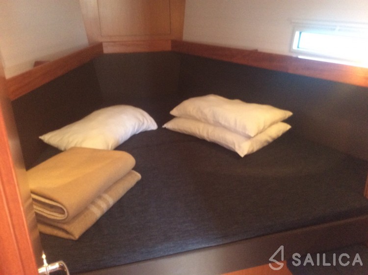 Bavaria 37 Cruiser - Yacht Charter Sailica