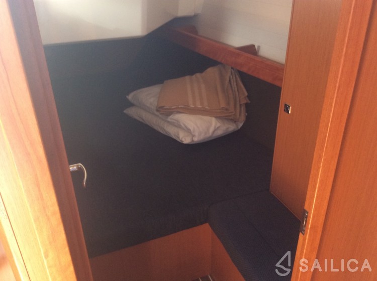 Bavaria 37 Cruiser - Yacht Charter Sailica