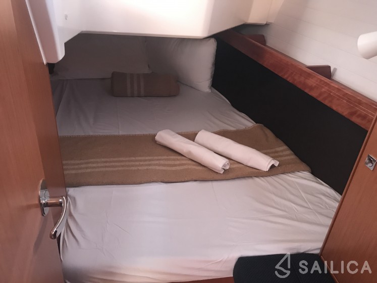 Bavaria 37 Cruiser - Yacht Charter Sailica