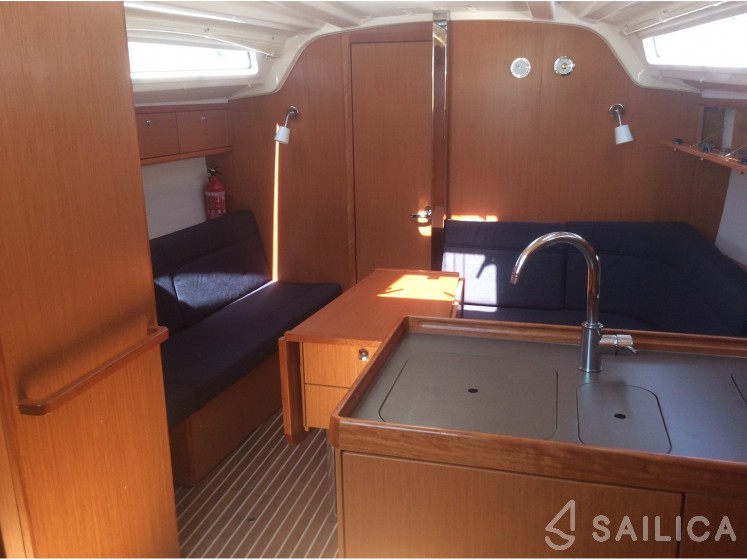 Bavaria 37 Cruiser - Yacht Charter Sailica