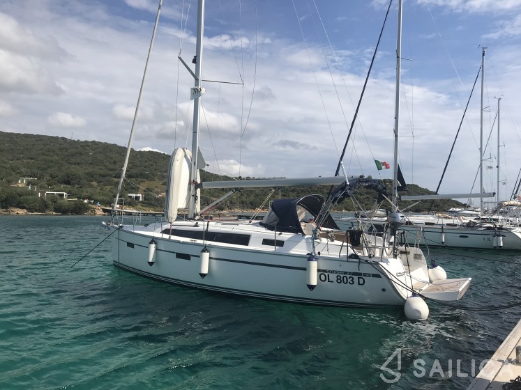 Bavaria 37 Cruiser - Yacht Charter Sailica