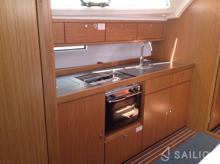 Bavaria 41 Cruiser - Yacht Charter Sailica