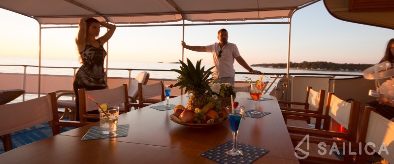 Gulet - Yacht Charter Sailica