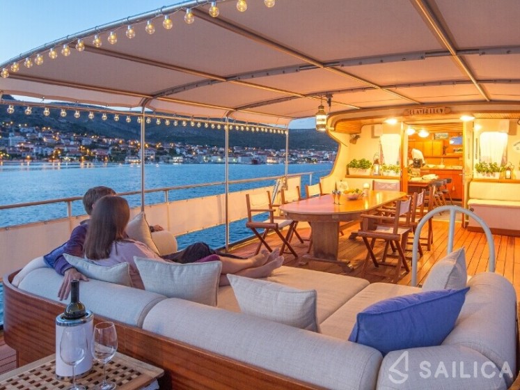 Gulet - Yacht Charter Sailica
