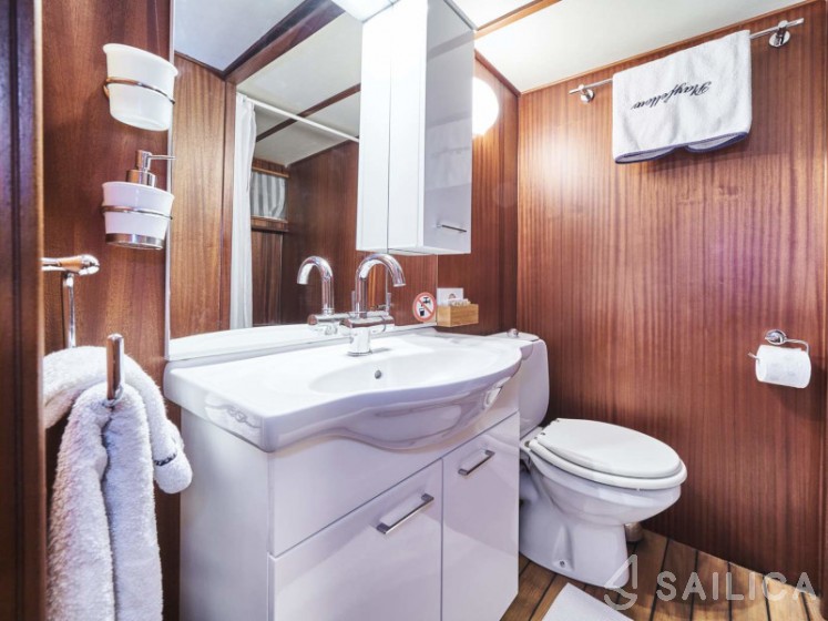 Gulet - Yacht Charter Sailica