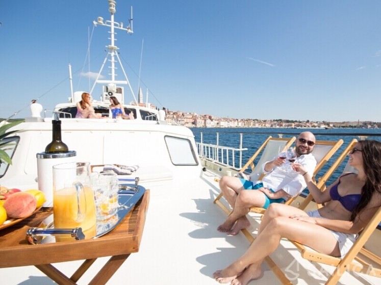 Gulet - Yacht Charter Sailica