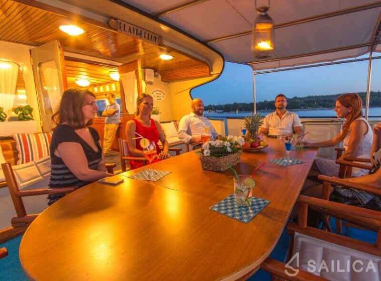 Gulet - Yacht Charter Sailica