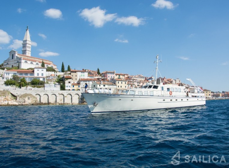 Gulet - Yacht Charter Sailica