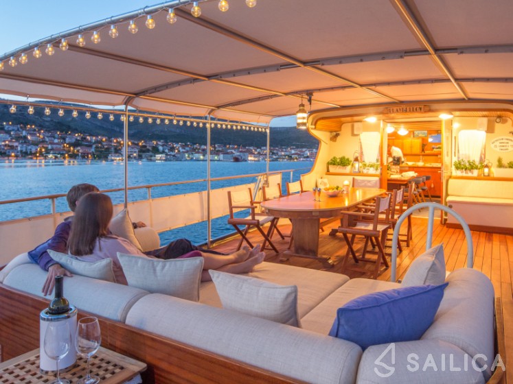 Gulet - Yacht Charter Sailica