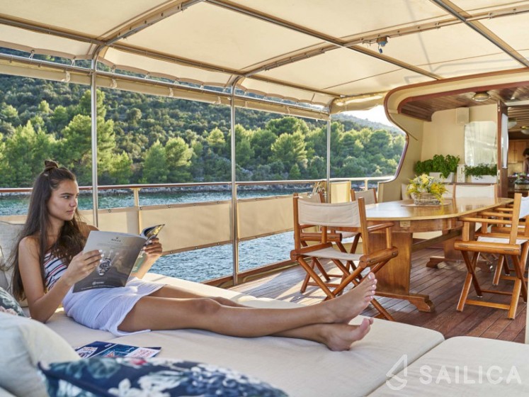 Gulet - Yacht Charter Sailica