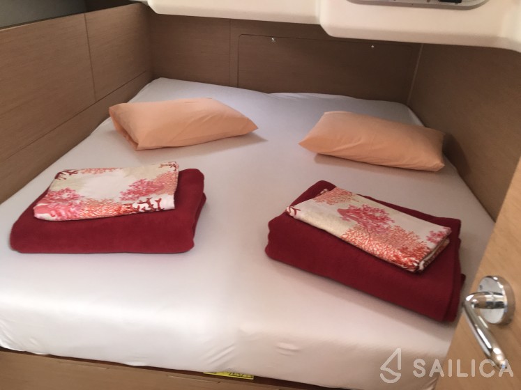 Sun Odyssey 440 - Yacht Charter Sailica