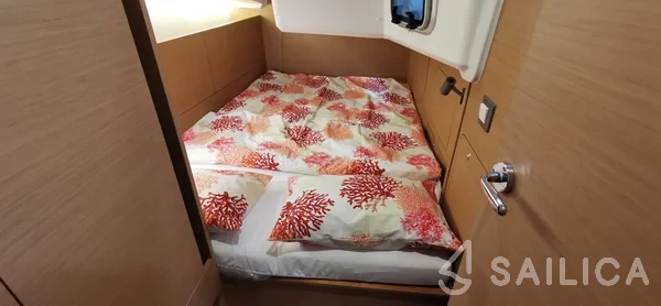 Sun Odyssey 410 - Yacht Charter Sailica