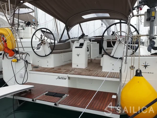 Sun Odyssey 410 - Yacht Charter Sailica